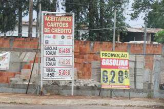 Gasolia comum já é encontrada por até R$ 6,48 em posto de gasolina de Campo Grande (Foto: Henrique Kawaminami)