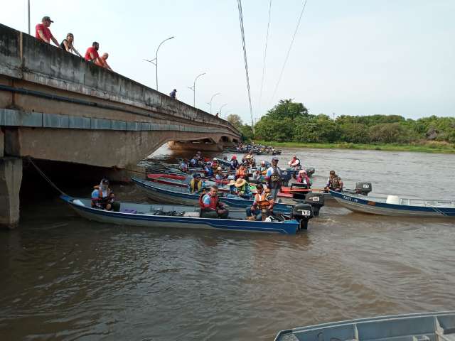 Campeonato de pesca movimenta cidade com &quot;barquejada&quot; e pr&ecirc;mios