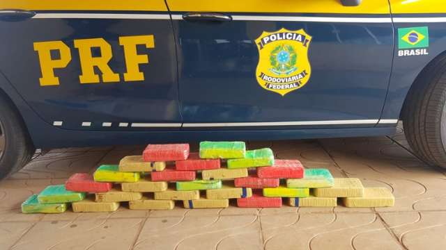 Casal &eacute; preso diante da filha ap&oacute;s ser flagrado com 27,7 quilos de coca&iacute;na 