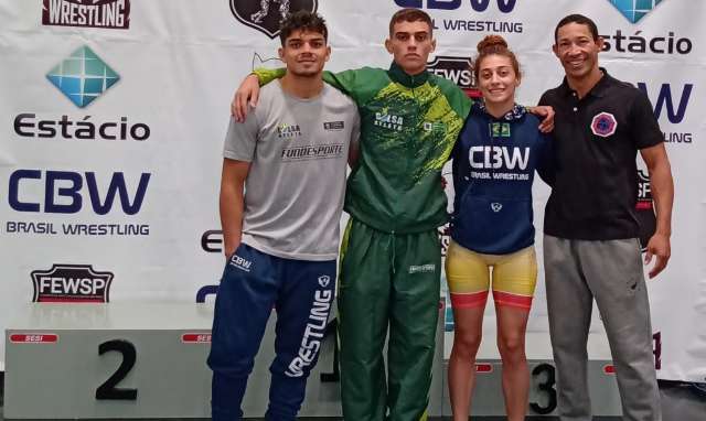 Irm&atilde;os conquistam 3 medalhas para MS no Brasileiro de Wrestling