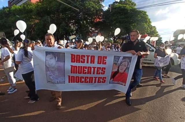 Em protesto, moradores pedem mais seguran&ccedil;a ap&oacute;s chacina que deixou 4 mortos 