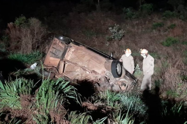 Um morre e quatro ficam em estado grave após acidente entre Gol e Palio