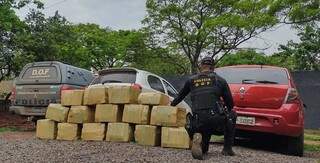 Carro foi carregado em Paranhos e droga seria transportada até Campo Grande. (Foto: Divulgação)