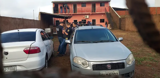 Casa onde os seis brasileiros suspeitos de participação na chacina foram presos nesta manhã. (Foto: Última Hora)