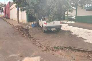 Idoso morre ap&oacute;s passar mal e bater carro em &aacute;rvore