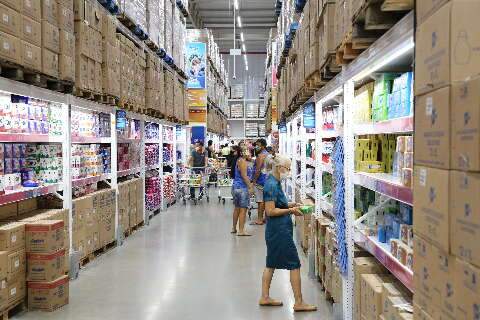 Shoppings e supermercados est&atilde;o abertos nesta ter&ccedil;a-feira 