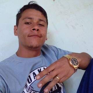 Gean Ricardo Pereira de Moura é o jovem encontrado morto na semana passada no Jardim Inápolis(Reprodução/Redes Sociais)