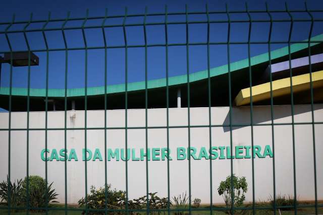 Para defender a irm&atilde;, policial penal atira em homem que tentava invadir casa