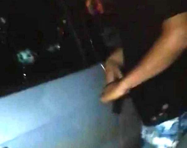 Pol&iacute;cia identifica homem que roubou arma de policial morto por pistoleiros