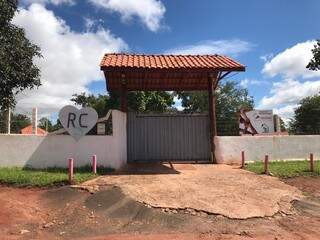 Centro Terapêutico Resgatando e Conquistando Vidas fica localizado no Jardim Veraneio. (Foto: Ana Paula Oshiro)
