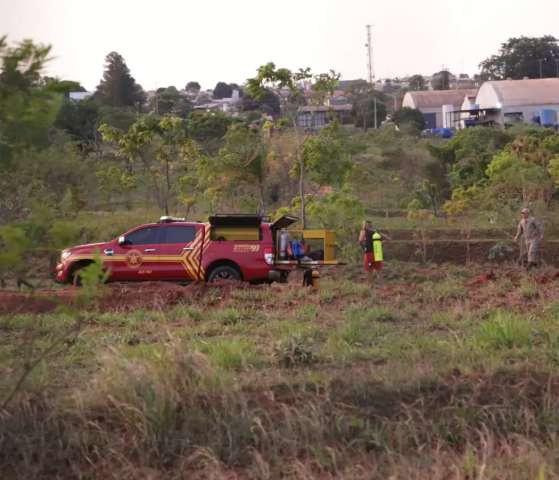 Adolescente desaparece ao cair em lago na sa&iacute;da para Cuiab&aacute;