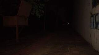 Escuridão na Rua General Casal Caminha, na Coronel Antonino. (Foto: Direto das Ruas)