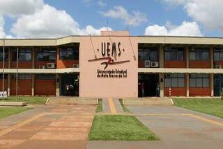 UEMS oferece vagas em 58 cursos em 14 municípios de MS. (Foto: Arquivo)