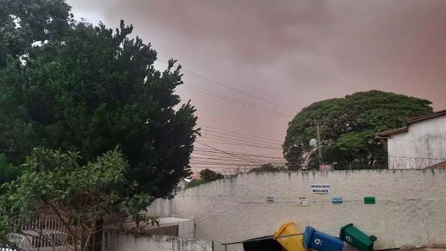 Temporal provoca queda de energia em diversos bairros da Capital
