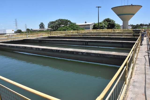 Temporal derruba energia e afeta abastecimento de &aacute;gua na Capital