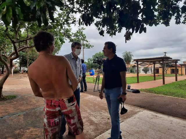 Direto para prefeito, cidad&atilde;os reclamam da demora do aval para derrubar &aacute;rvores