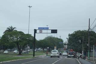Semáforos desligados na Avenida Afonso Pena. (Foto: Kísie Ainoã)