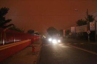 Tempestade de areia tomou conta de Campo Grande na tarde desta sexta-feira (Foto: Paulo Francis)