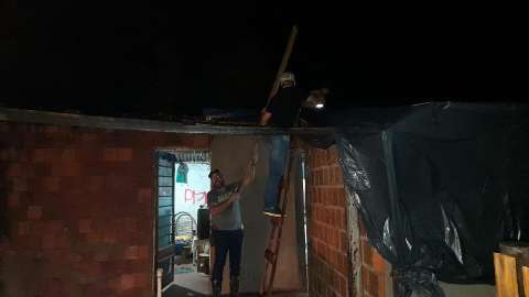 Ventania deixou 30 casas sem telhados após tempestade a 100 km da Capital