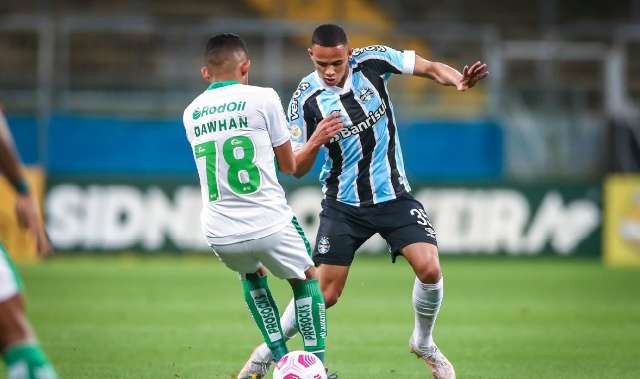 Depois de quatro rodadas sem vencer, Gr&ecirc;mio &quot;bate&quot; o Juventude por 3 a 2