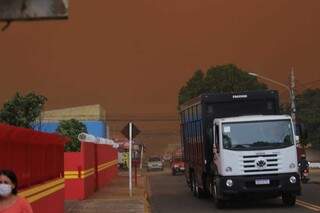 Tempestade de areia chegando em Campo Grande na sexta-feira (Foto: Paulo Francis)