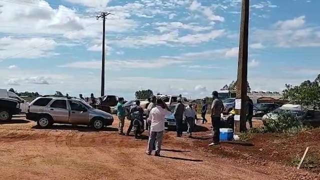Moradores de assentamento bloqueiam trecho da MS-166 por falta de eletricidade