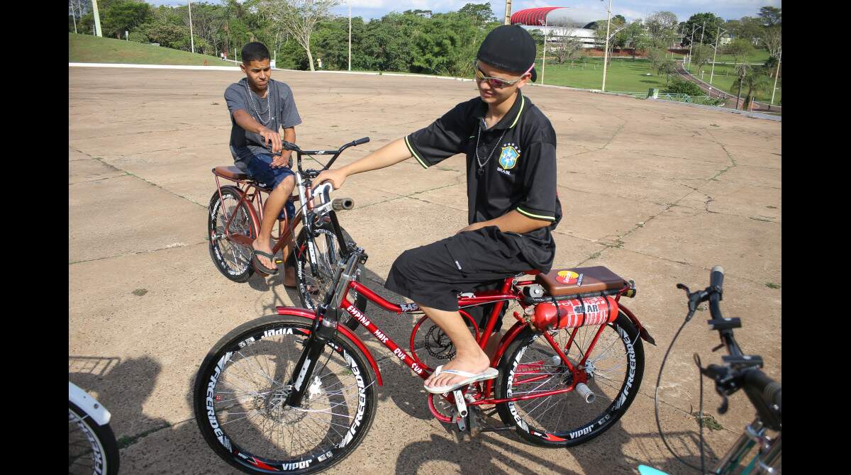 Thamires acorda e descobre que viralizou empinando bike cor de rosa -  Comportamento - Campo Grande News