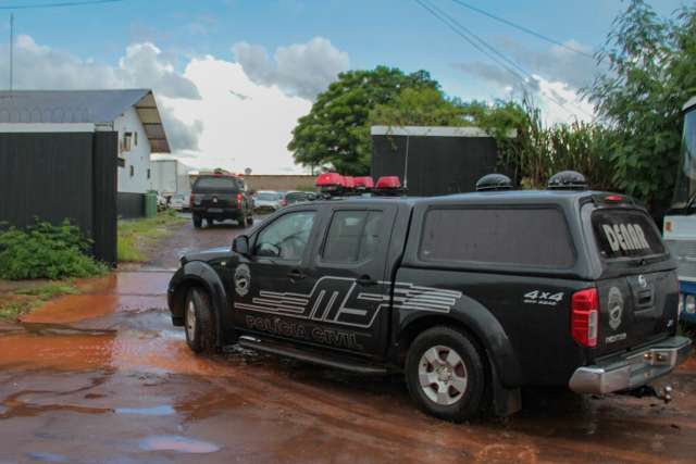 Pol&iacute;cia deflagra opera&ccedil;&atilde;o contra tr&aacute;fico e lavagem de dinheiro 