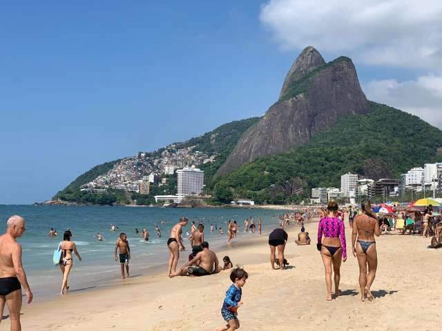 Com tudo liberado, Rio já vende ingressos para o Carnaval 2022