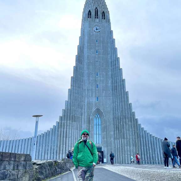 Na Islândia há inúmeras igrejas. 