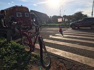 Osmar estava em uma bicicleta vermelha quando foi atropelado. (Foto: Ana Beatriz Rodrigues)