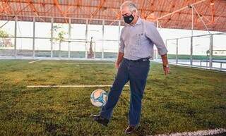 Grama sintética utilizada no Estádio Allianz Parque será a mesma lançada na arena do Parque Tarsila do Amaral, onde governador já mostrou habilidade com a bola. (Foto: Chico Ribeiro)