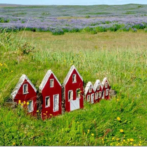 Islandeses acreditam realmente em duendes e elfos, uma das provas disso é o número enorme de casinhas construídas ao longo das estradas.