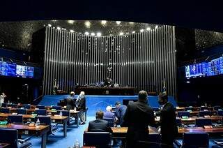 Parlamentares durante a votação do projeto, nesta quarta-feira (20). (Fonte: Waldemir Barreto/Agência Senado)