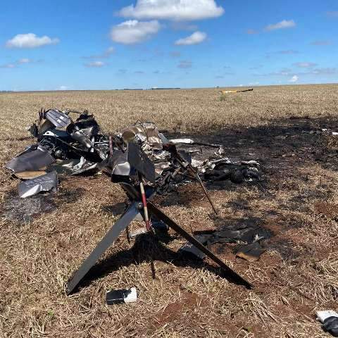 Helic&oacute;ptero carregado de coca&iacute;na cai em fazenda e 2 pessoas morrem carbonizadas