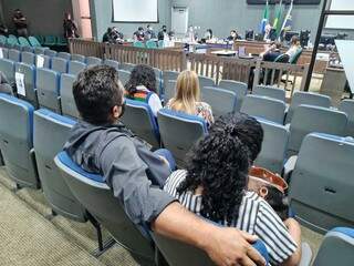 Wilde Pacheco, 52 anos, e a esposa, de 47 anos, acompanham julgamento da morte do filho. (Foto: Ana Lívia Tavares)