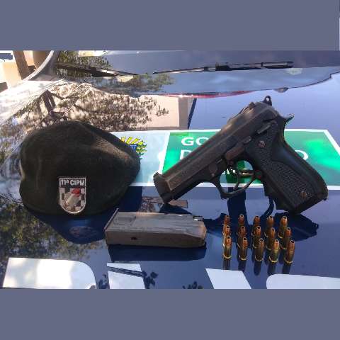 Acusado de assassinar jovem com 3 tiros &eacute; preso com pistola e muni&ccedil;&otilde;es 