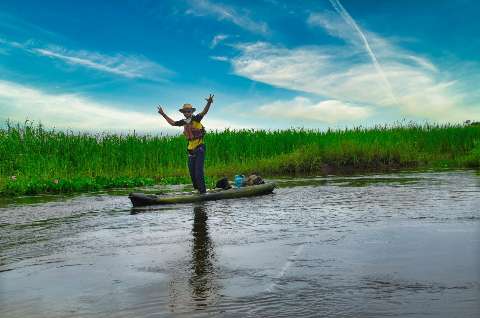 Trilha aqu&aacute;tica dura 2 dias com praias e cachoeira pelo caminho