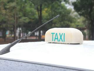 Serviço de táxi em Campo Grande opera sob permissão pública; validade da autorização foi ampliada para três anos. (Foto: Marina Pacheco/Arquivo)