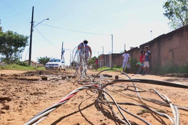 Esperan&ccedil;a acaba e moradores de invas&atilde;o da Homex continuar&atilde;o sem luz