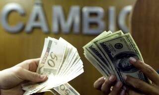 O dólar comercial encerrou a sexta-feira (22) vendido a R$ 5,627, com recuo de R$ 0,04 (-0,71%). (Foto: Reuters)