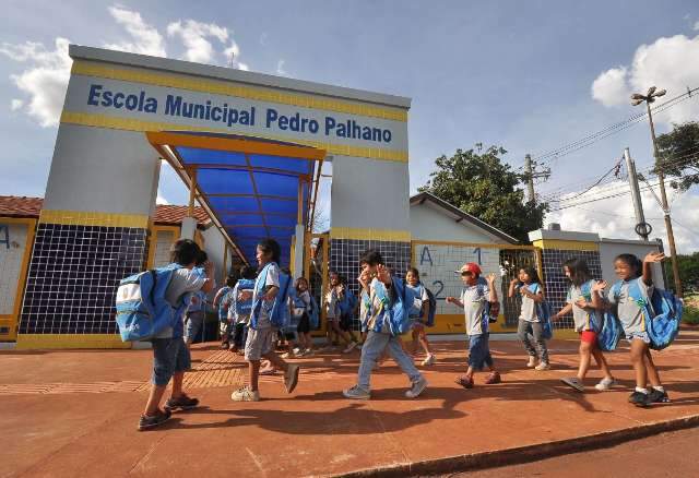 Acordo prev&ecirc; nomea&ccedil;&atilde;o de 127 professores e concurso com mais 431 vagas