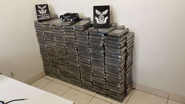 Pol&iacute;cia Civil incinera coca&iacute;na apreendida em botij&otilde;es de g&aacute;s