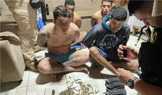 Quatro dos cinco brasileiros presos nesta manhã na fronteira (Foto: Divulgação)