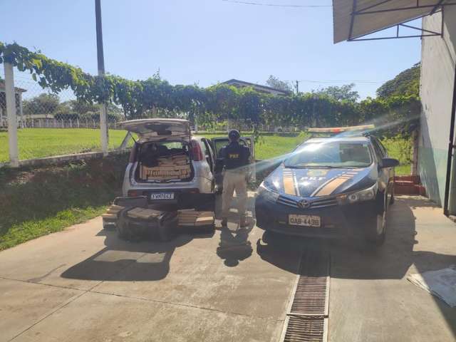 Traficante em fuga bate carro em &aacute;rvore, tenta fugir a p&eacute;, mas acaba preso