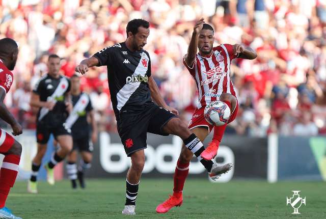 Vasco sai na frente, abre 2 a 0 no placar, mas cede o empate para o N&aacute;utico