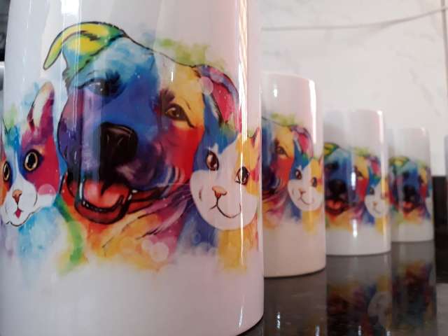 Campanha vende canecas para arrecadar recursos para ONGs de prote&ccedil;&atilde;o animal