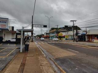 Tempo nublado indica que previsão de chuva ainda se mantém em Campo Grande (Foto: Mirian Machado)