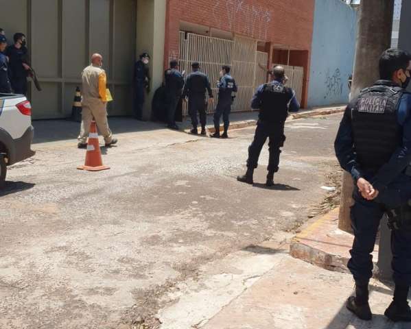 Policial penal fecha rua com carro, arma &quot;circo&quot; e mobiliza 4 equipes da PM 