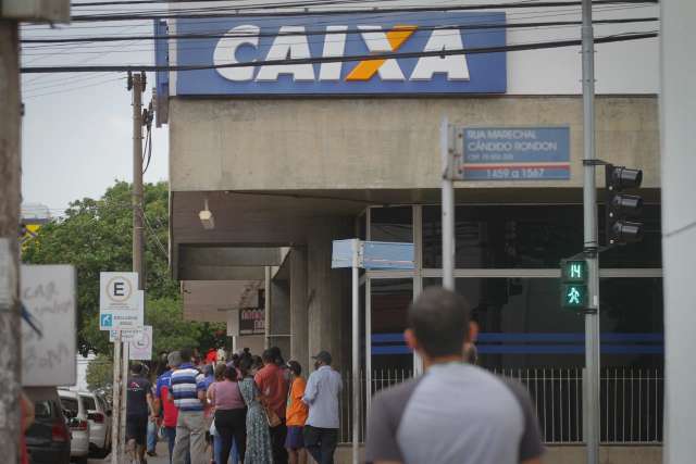 Caixa paga aux&iacute;lio emergencial a nascidos em junho